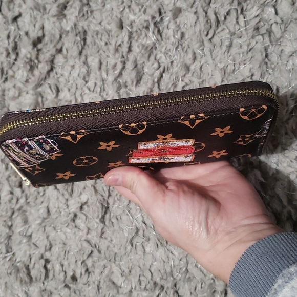 Zip up Wallet Monogram - Picture 7 of 8